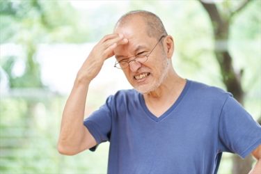 高齢者が怒りっぽくなるのは病気のせい？考えられる原因と対策について